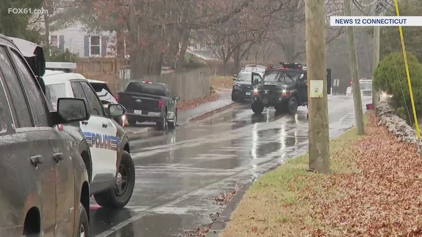 Stamford police activity and road closures during the Oaklawn Avenue standoff